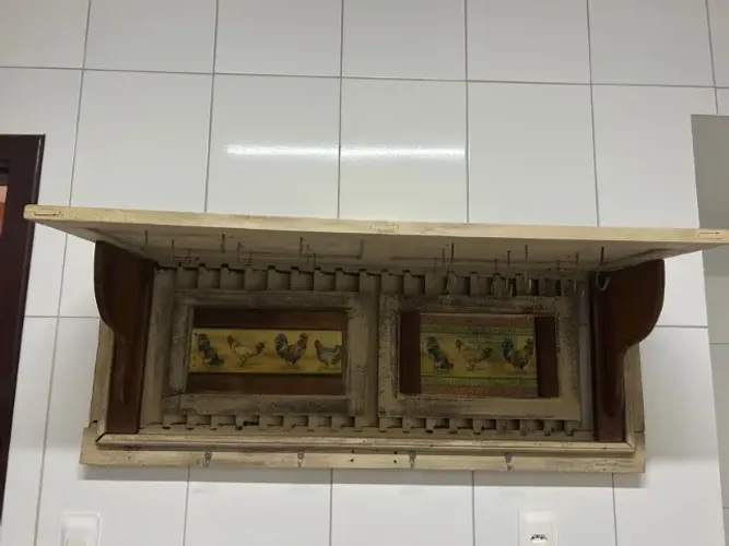 Paneleiro rústico em estilo artesanal