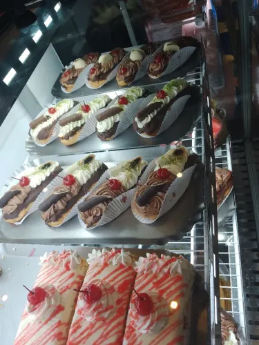CONFEITEIRO (A) 