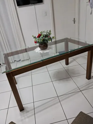 Vendo mesa com tampo de vidro