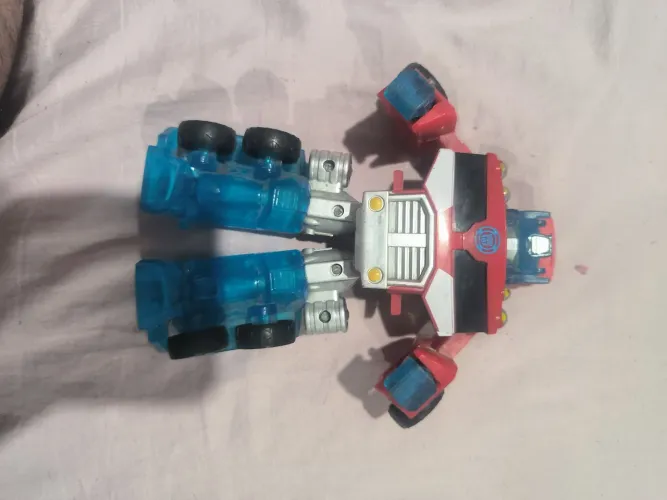 Boneco Transformers Rescue Bota Optmus Prime Energizer