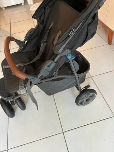 Carrinho de bebê Belíssimo e praticamente novo!!