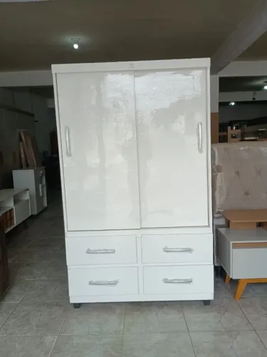 Guarda Roupas solteirão em bloco de madeira novo 