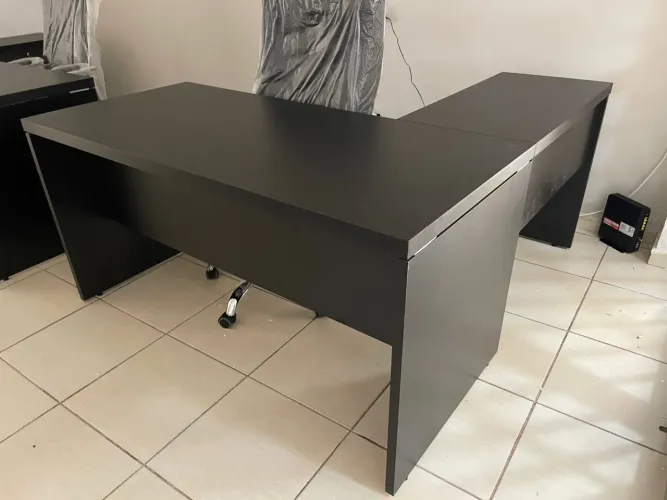 MESA DE ESCRITORIO 1.50x1.60 PT LOJA IKONOFFICE