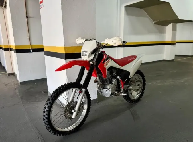 Honda CRF 230F 2015 - Trilha, Excelente
