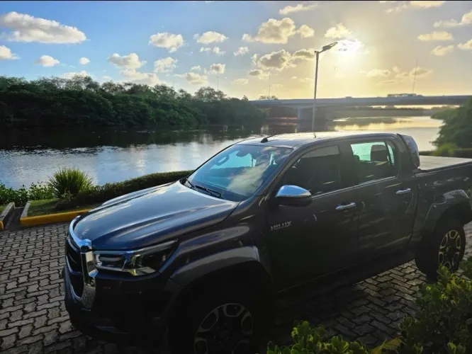 Toyota Hilux CD SRX Plus 4X4 2.8 TDI Die. Aut. 2025