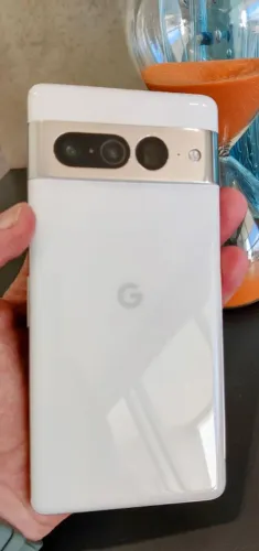 Pixel 7 pro 256 na caixa branco com capa.