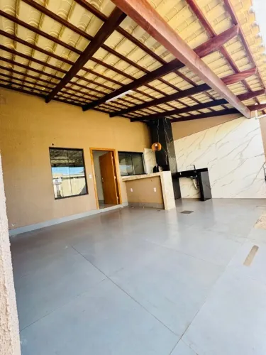 Casa à Venda em Senador Canedo