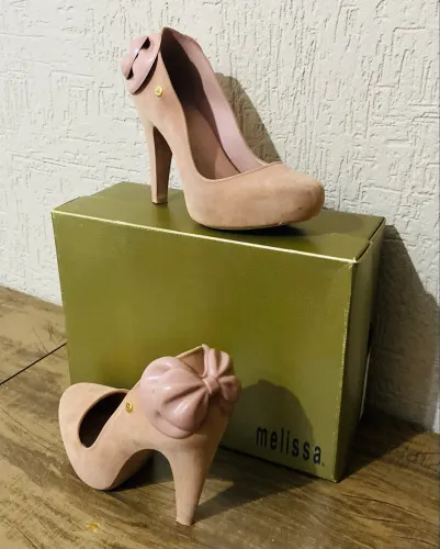 QUALQUER PAR DE MELISSAS ORIGINAIS NUMERAÇÃO 35 CADA PAR POR 40,00 tenho MAIS