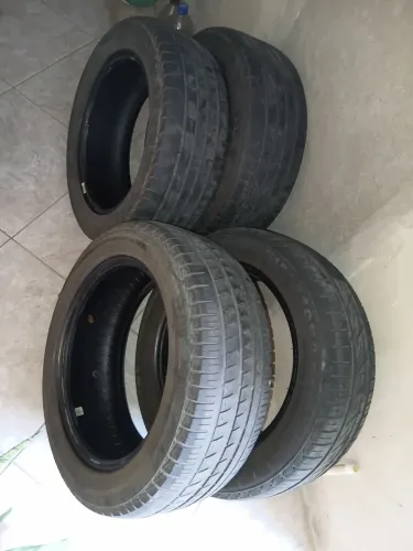Vendo 4 pneus usados em bom estado