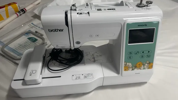 Bordadeira Brother PE560L