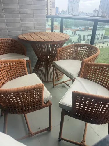 Mesa e cadeiras gourmet para varanda