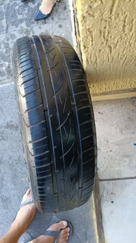 PNEU FIRESTONE 185/70/14 URGENTE 