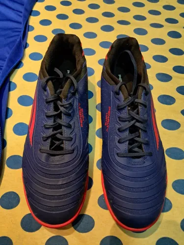 Vendo chuteira Penalty Matis Y-2, caneleira e meia anti derrapante 