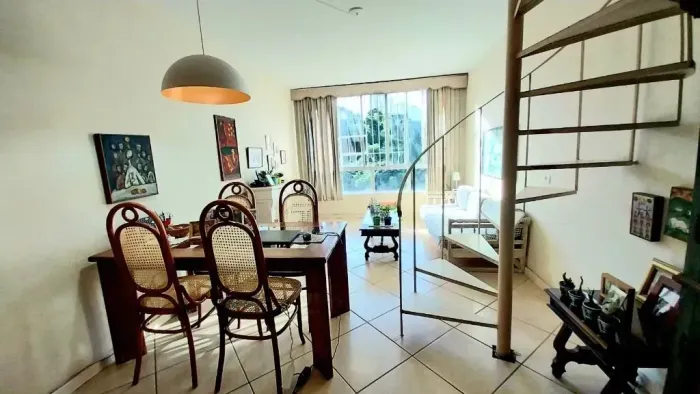 Cobertura duplex à venda em Icaraí, Niterói  3 quartos (1 suíte), 236m², 3 vagas, piscina 