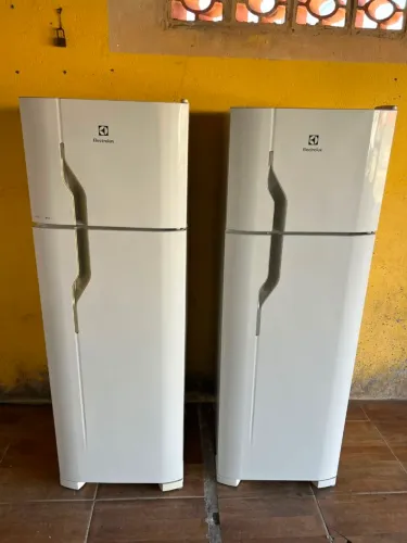 Geladeira Electrolux 110v semi nova 850,00 cada ( ENTREGO)