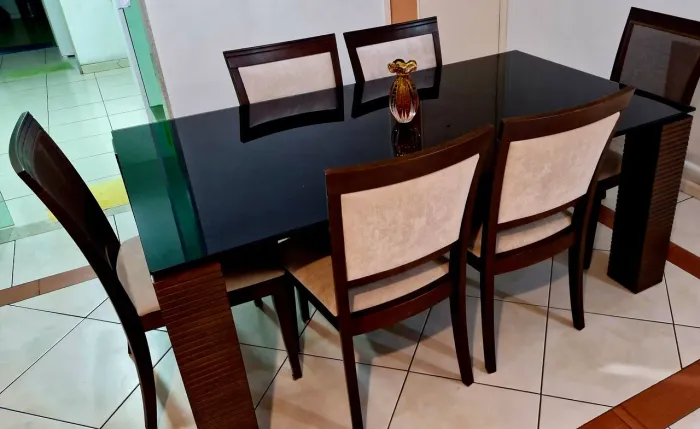 Mesa de jantar 6 cadeiras clássica tampa blindex nova sier moveis 