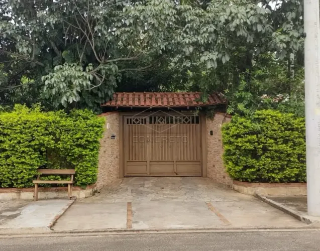 Belíssima chácara com piscina - Agudos