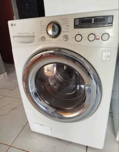 Lava e Seca LG 12kg inverter . com função lava tenis e edredons