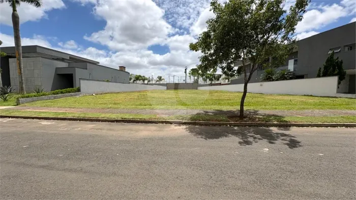 Terreno à venda no Condomínio Saint Patrick 1.078 m² | Alto Padrão
