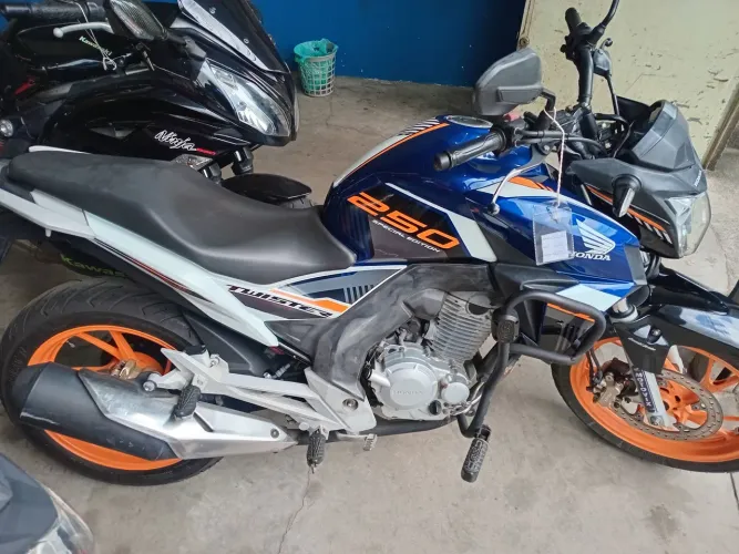 Honda CB TWISTER 250cc 2020 Vitória motors 