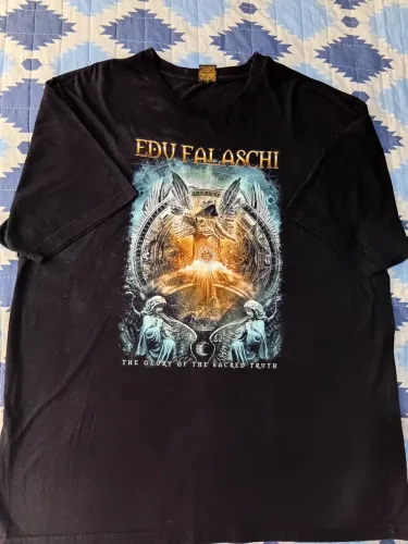 Camiseta Edu Falaschi. Tamanho XXG. Da marca "CONSULADO do Rock"