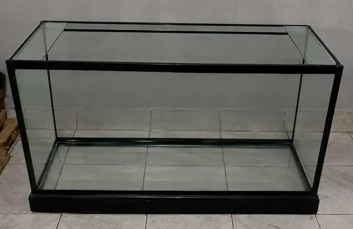 Vendo aquário de 200 L