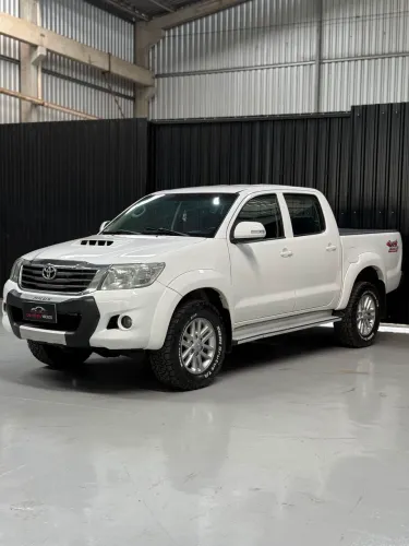 Toyota Hilux CD SRV D4-d 4X4 3.0 TDI Diesel AUT 2014