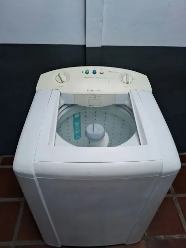 Máquina Electrolux 8kg 590,00 Revisada com garantia Funcionando todas as funções 