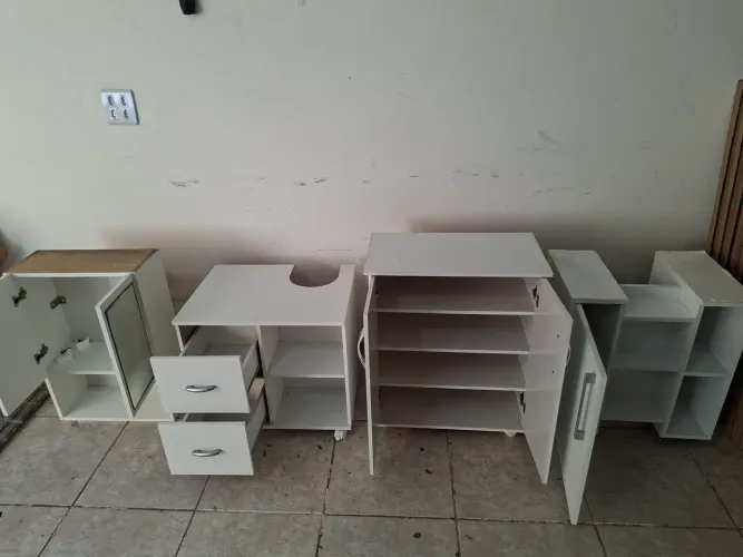 4 armários de banheiro