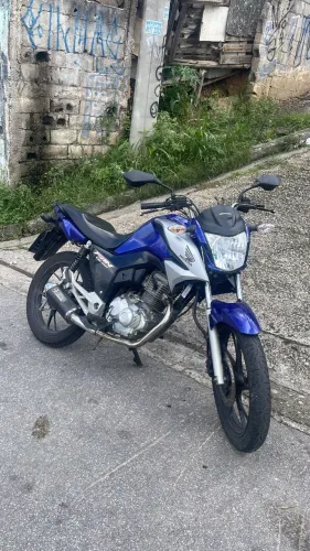 Moto Honda fan 160cc conservada