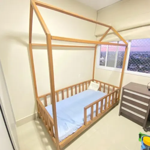 Vendo cama montessoriana infantil feita em madeira