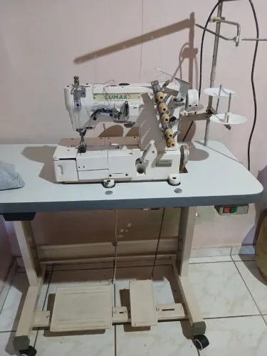 Maquina de costura galoneira