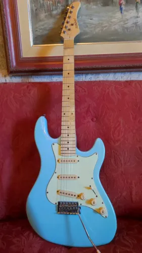 Guitarra Strinberg STS100 Seminova