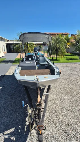 LANCHA LEVEFORT APOLUS 600 FISH TRACKER 