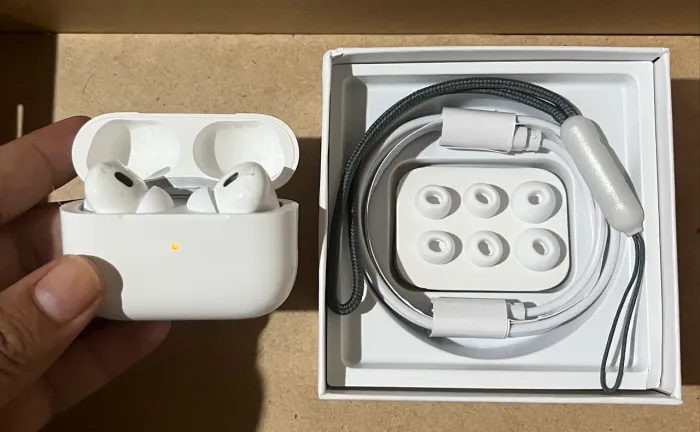 Fone de ouvido Bluetooth com Cordinha