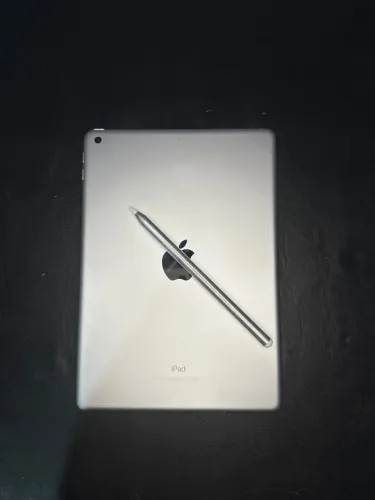 iPad 6 geração, 32 gigas, impecável!