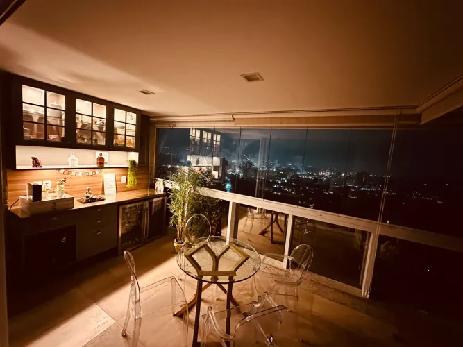 Cobertura única e exclusiva no Bela Vista com vista indevassável para o Hotel Bela Vista