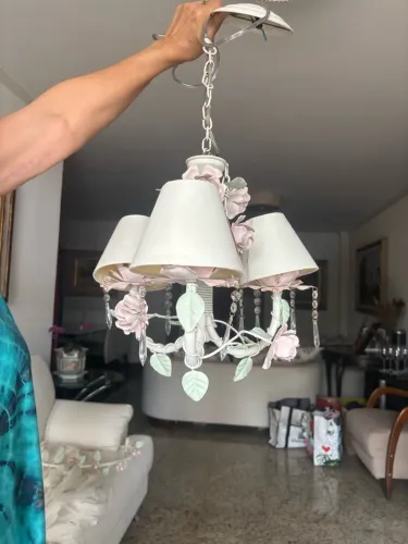 Luminária e porta mosquiteiro