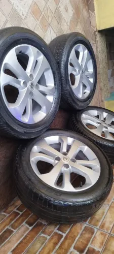 ARO 16 ORIGINAL SANDERO STEPWAY COM PNEUS BONS 