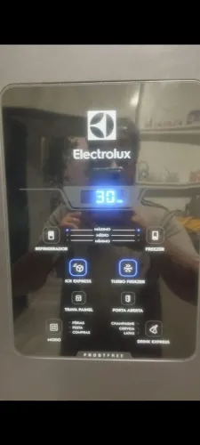 Refrigerador Eletrolux semi novo