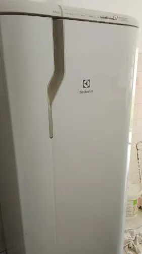VENDER GELADEIRA ELECTOLUX 400,00 aceito desconto