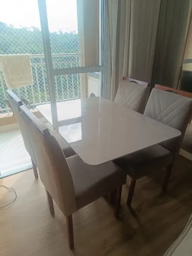 Mesa 120cm com 4 cadeiras