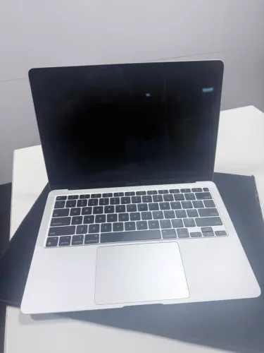 MacBook Air M1 8gb ram 256gb ssd 2020 ? impecável e superconservado