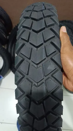 Pneu traseiro da broz vipal