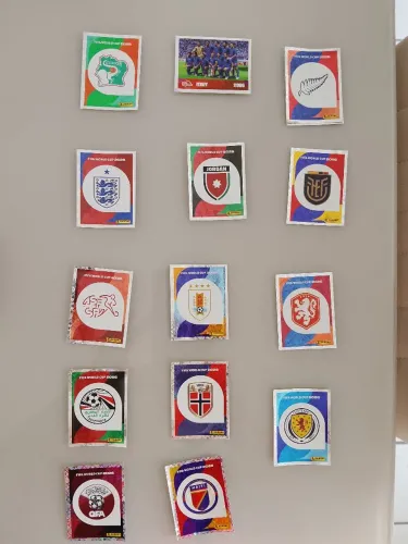 Figurinhas COPA ESCUDOS / EXTRAS E NORMAIS 