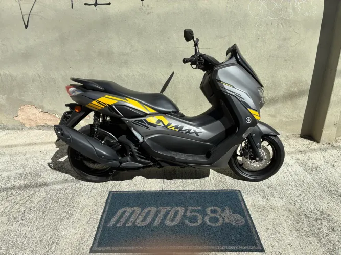 Yamaha NMax 160 ABS 2023 com apenas 11.000 km