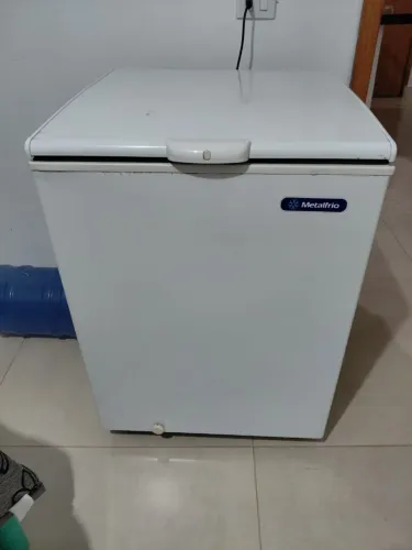 Freezer 200 litros ainda no plástico .1.400 reais