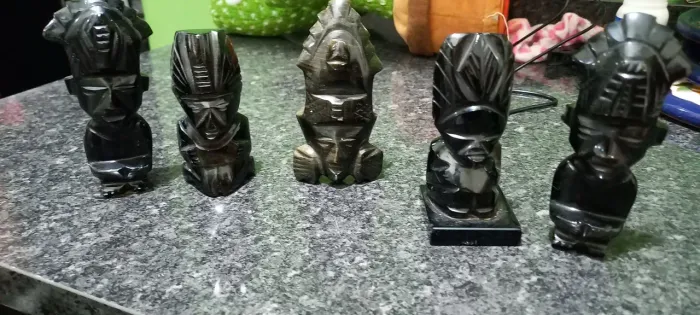 Estatuetas Obsidianas