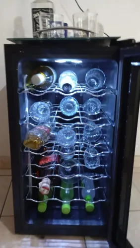 Vendo adega de vinhos