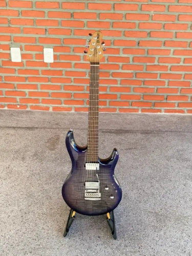 Guitarra Sterling Music Man Luke lk100